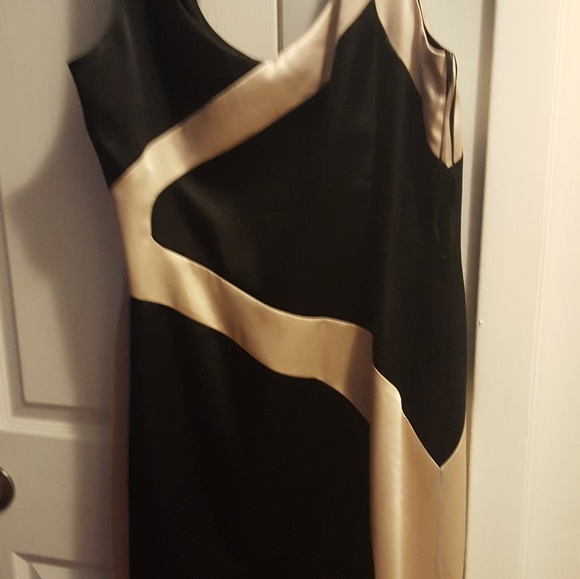 Dress - Picture 1 of 3